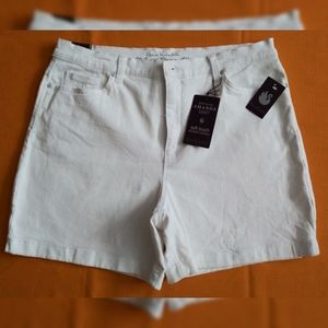 New Gloria Vanderbilt Amanda Denim Shorts Size 16